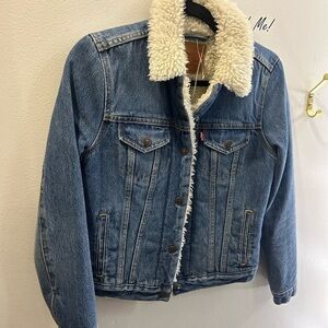 Levi’s Blue Denim Jacket with White Sherpa Lining size XS